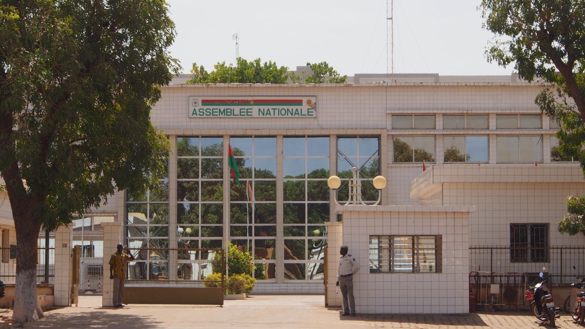 Le Burkina Faso pénalise les relations homosexuelles : un tournant pour les droits humains