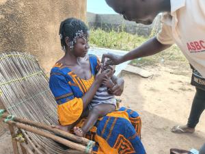 La lutte contre la polio au Burkina Faso : des mères engagées pour la santé de leurs enfants