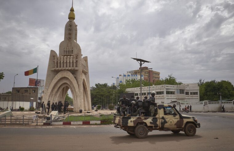 Mali : l&rsquo;alerte lancée contre la possible dissolution des partis politiques