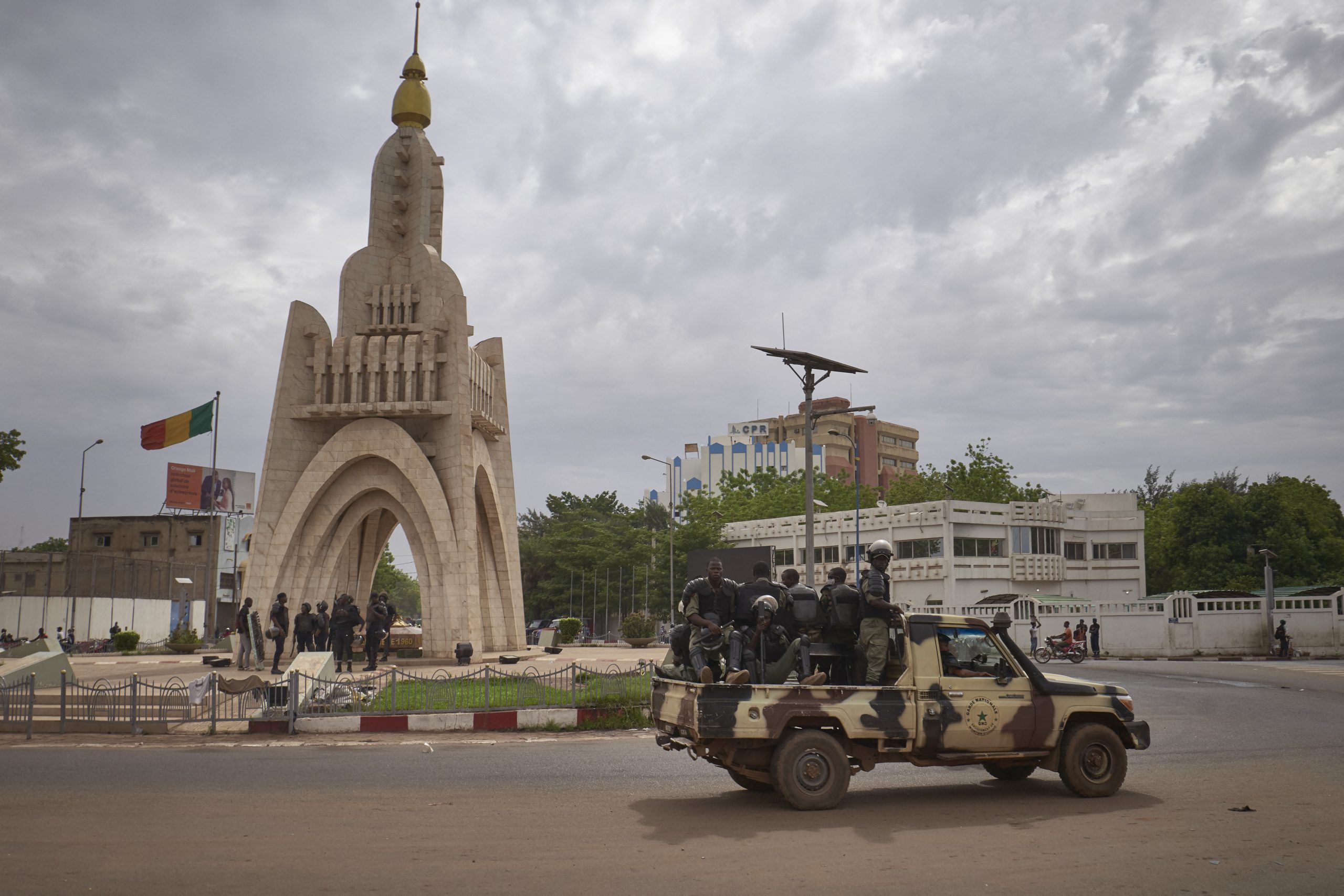 Mali : l&rsquo;alerte lancée contre la possible dissolution des partis politiques
