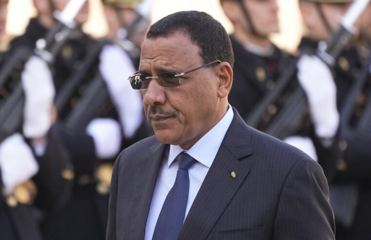 Niger : l&rsquo;interminable détention arbitraire de Mohamed Bazoum deux ans après le coup d&rsquo;État