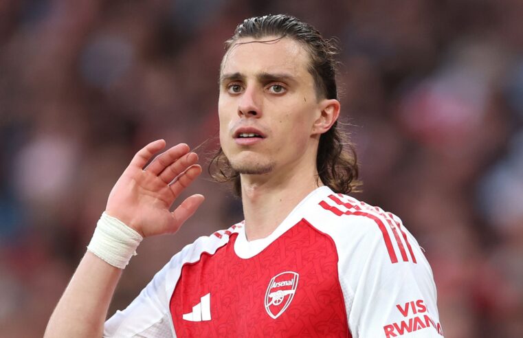 Riccardo Calafiori et l&rsquo;explosion de joie d&rsquo;Arsenal après le sacre en Premier League