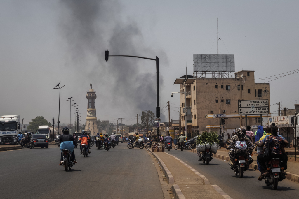 Mali : le GSIM face à son devoir de protéger les civils à Bamako