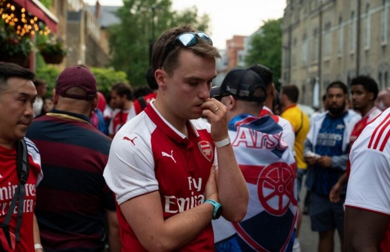 Fair-play des fans d&rsquo;Arsenal face à la domination du PSG en finale