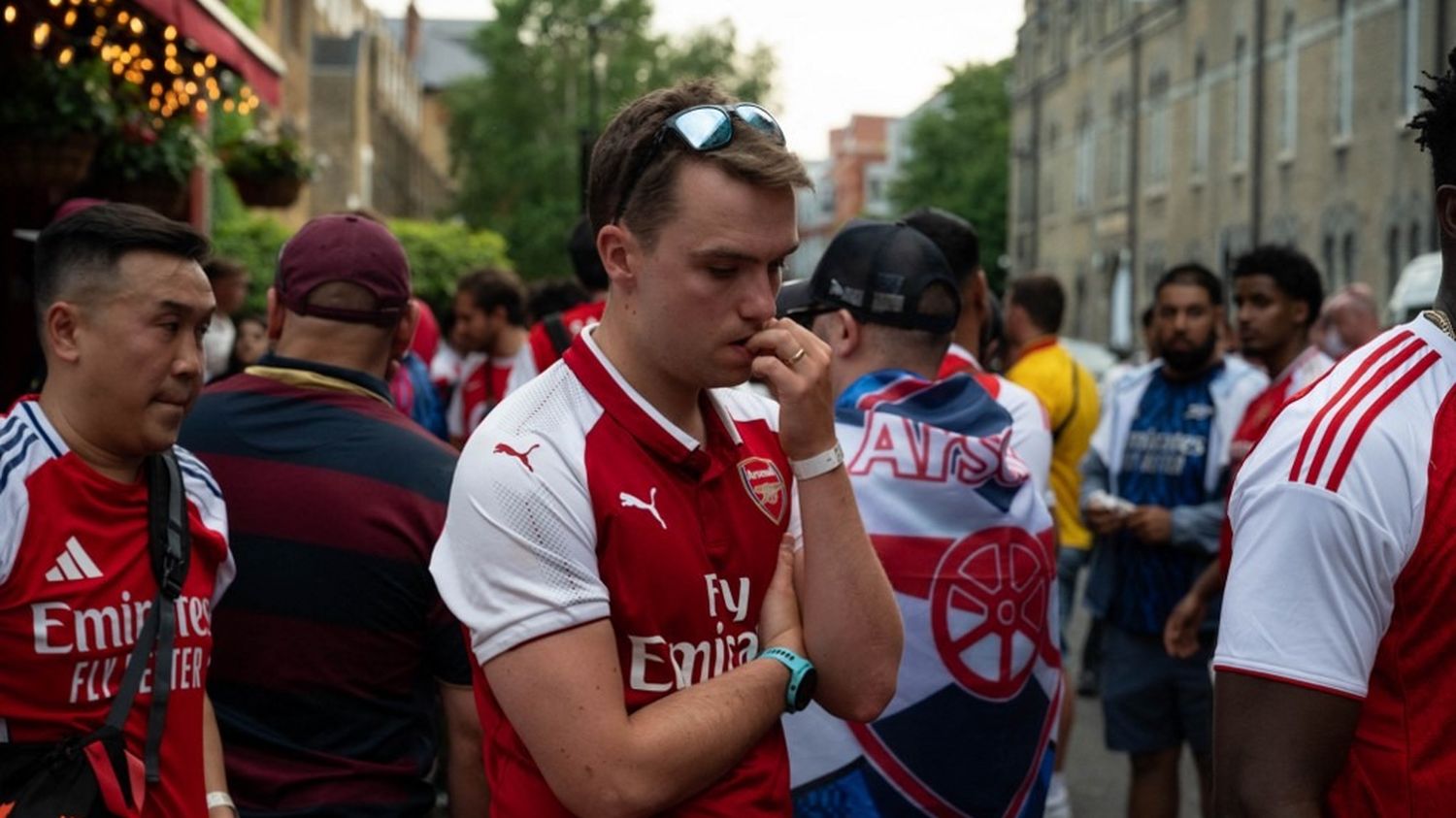 Fair-play des fans d&rsquo;Arsenal face à la domination du PSG en finale