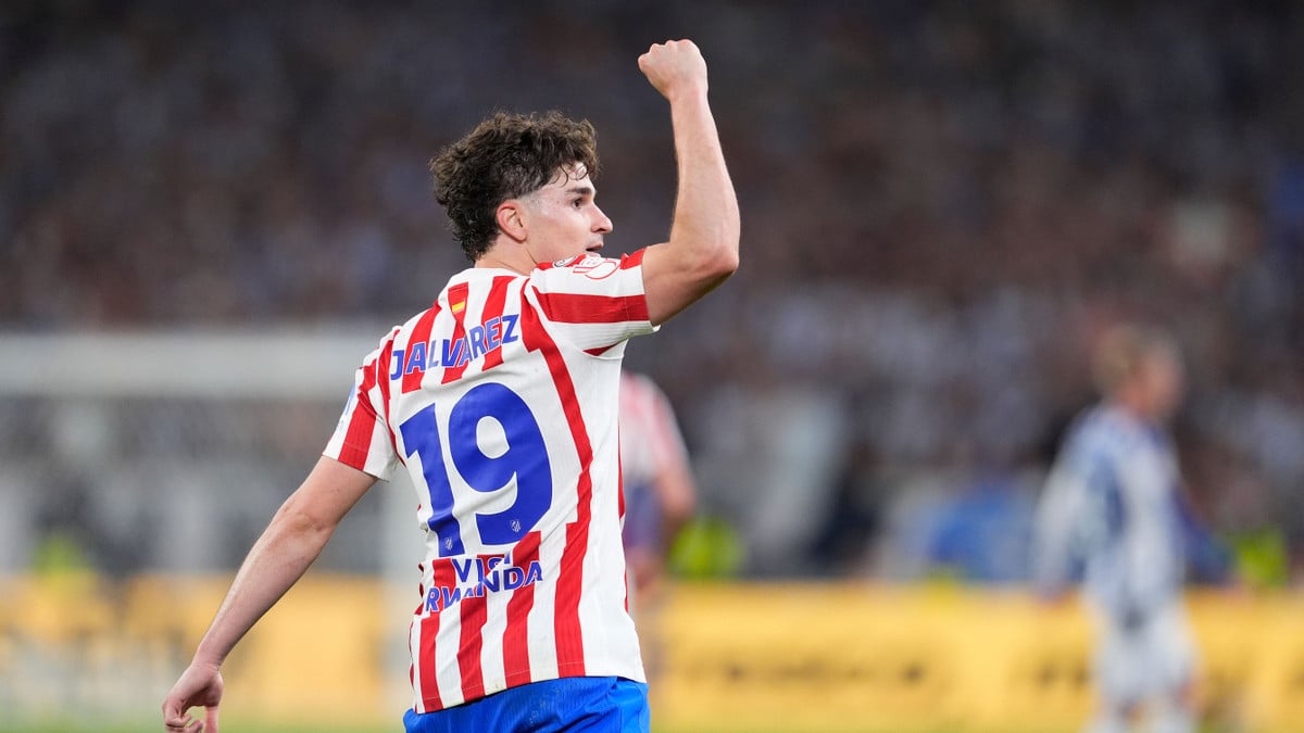 Psg : vers une bataille pour julian alvarez avec une offre à 100 millions d&rsquo;euros