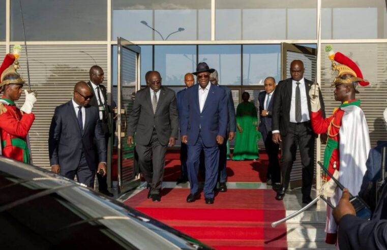 Retour triomphal d’Alassane Ouattara à Abidjan après une mission diplomatique au Kenya