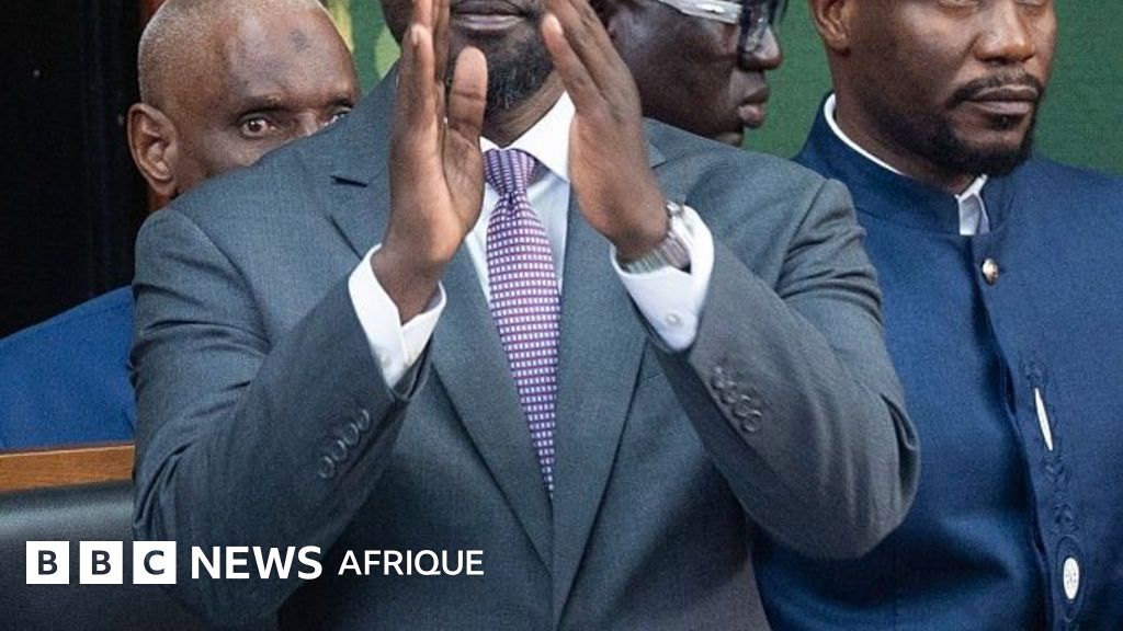 Ousmane sonko : un parcours politique marqué par une ascension fulgurante au Sénégal