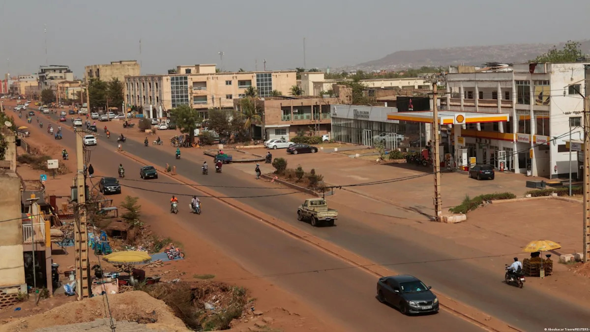 Blocus à Bamako : le Jnim menace la libre circulation au Mali