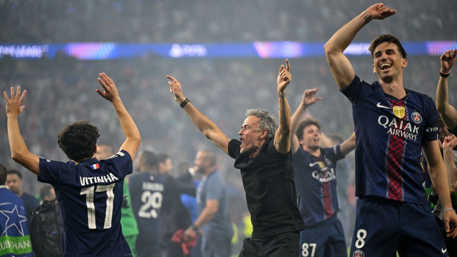 Psg sacré pour la deuxième fois d&rsquo;affilée en ligue des champions : l&rsquo;effervescence des fans à budapest