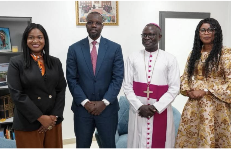 Ousmane Sonko en visite à la cathédrale de Dakar avant Popenguine 2026