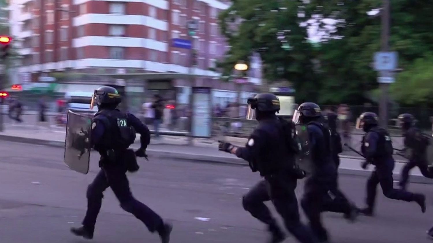 Des troubles violents à Paris après le triomphe du psg en ligue des champions