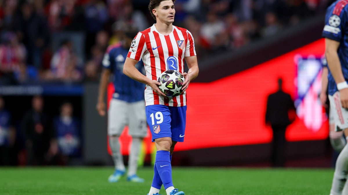 Julian Alvarez : le pari parisien face à Barcelone et l&rsquo;Atlético Madrid