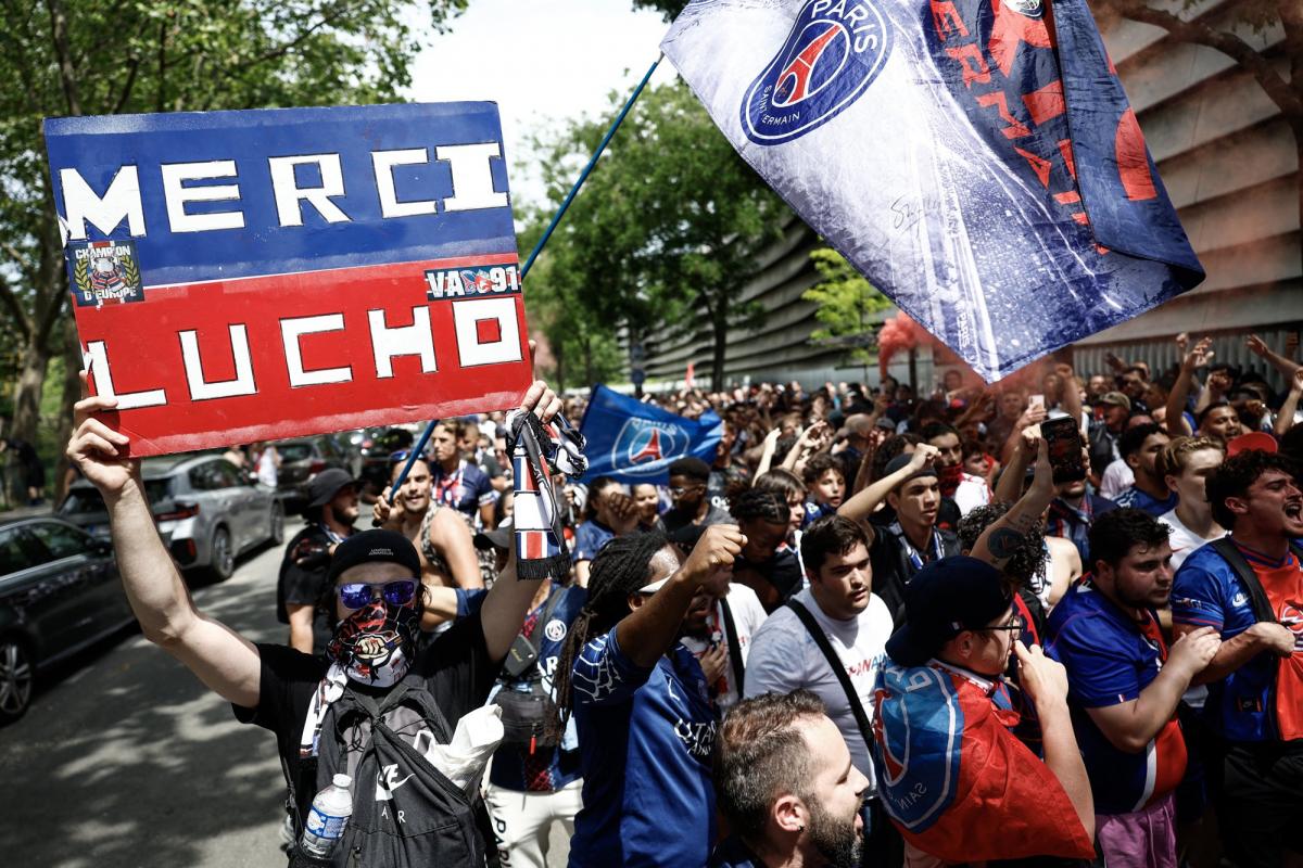 Psg et arsenal : l&rsquo;effervescence monte avant la grande finale à Paris