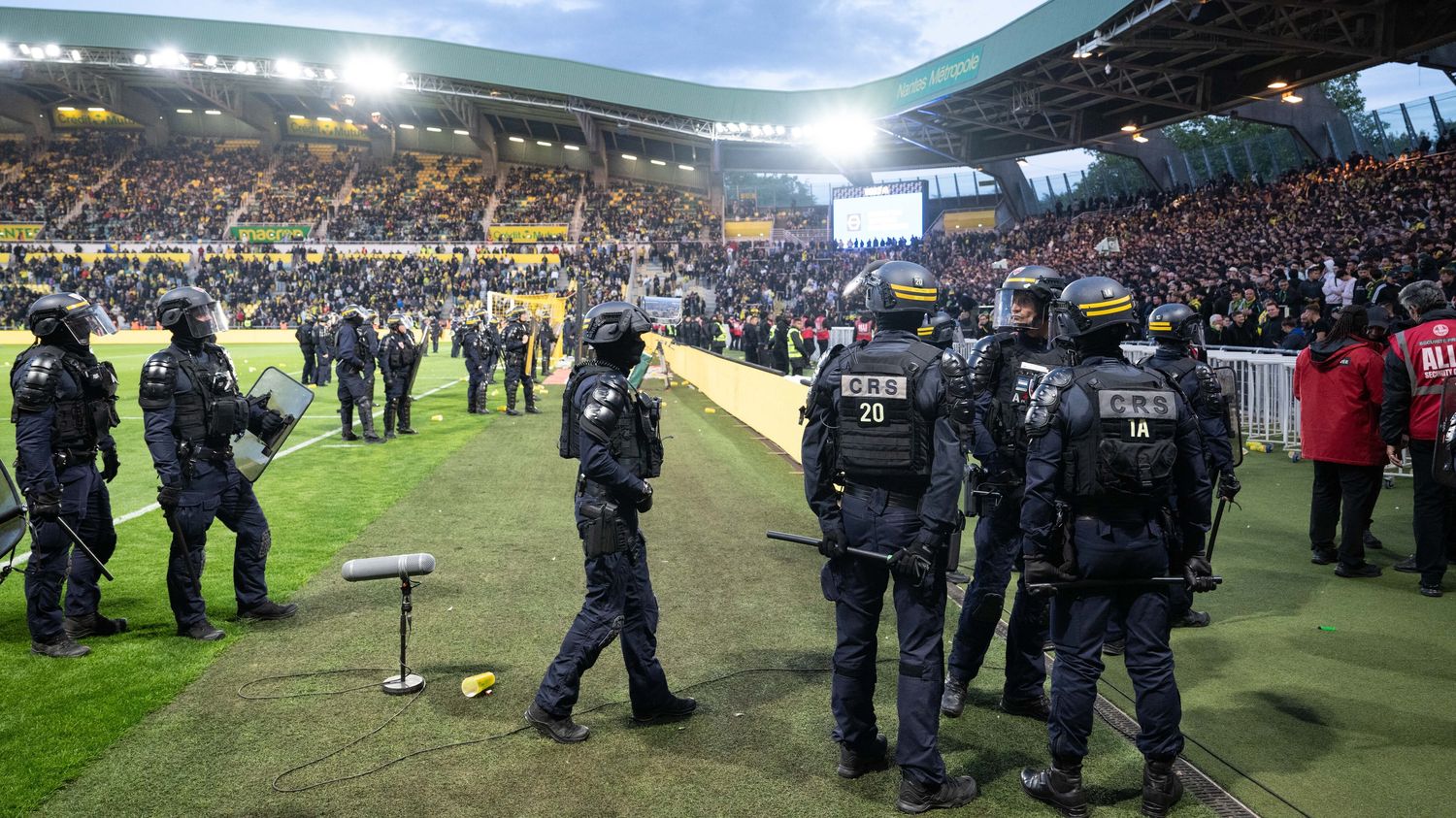 Football : sanctions confirmées pour Nantes après le match interrompu face à Toulouse