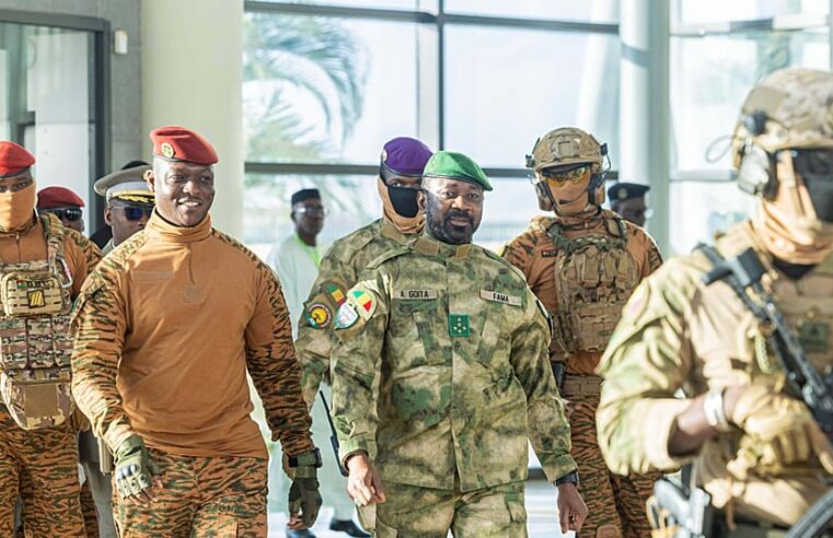 Alliance des états du Sahel lance des frappes aériennes au Mali face aux groupes armés