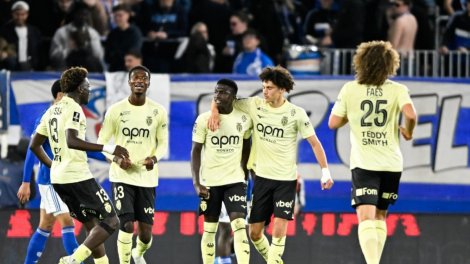 Strasbourg écrase Monaco en Ligue 1 après un retournement historique