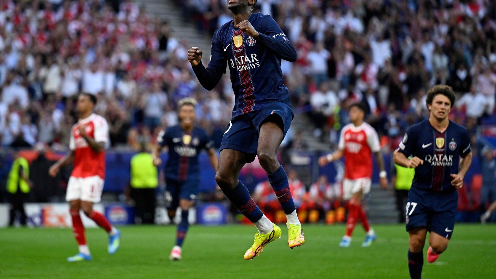 PSG et Arsenal s&rsquo;affrontent à égalité après le but de Dembélé sur penalty