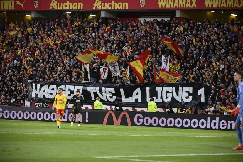 La banderole des supporters de Lens lors du match face au PSG
