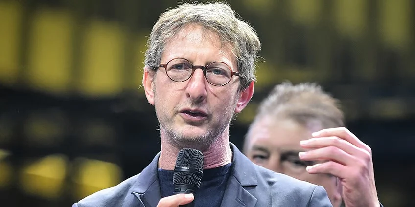 Portrait d’Ariel Weil lors de son intervention sur les droits LGBT+ au Sénégal