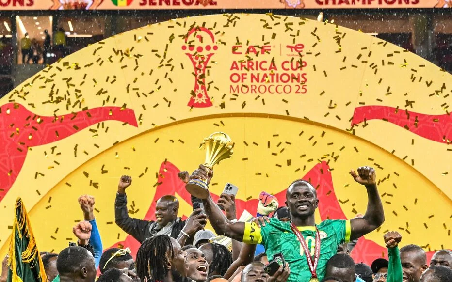 Match de football au stade de France avec le Sénégal en action