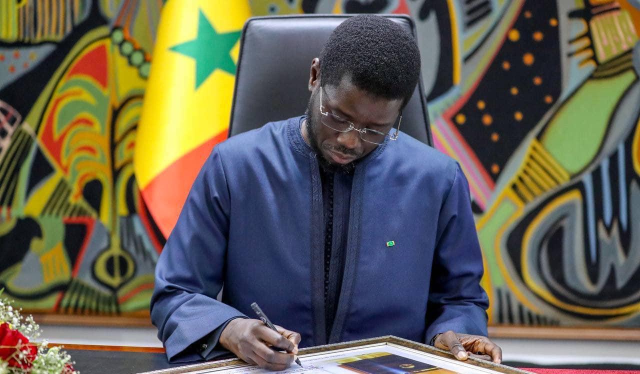 Signature de la nomination du général Pape Cissé par le président Bassirou Diomaye Faye