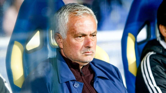 José Mourinho et Vitinha lors d'un match