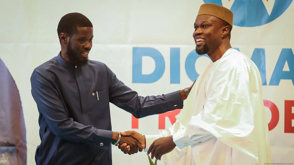 Ousmane Sonko et Bassirou Diomaye Faye, deux figures clés du même parti politique