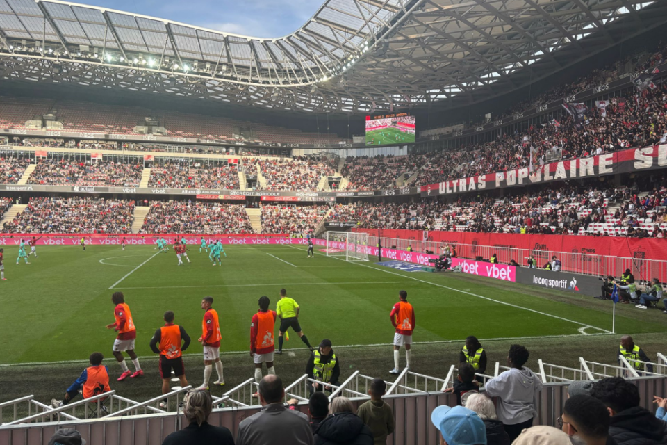 L'Allianz Riviera, antre de l'OGC Nice, accueille le match de barrage décisif contre Saint-Étienne