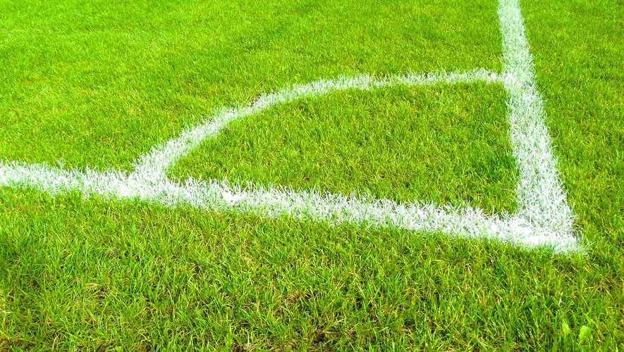 Affrontement décisif entre Nice et Saint-Étienne lors des barrages Ligue 1/Ligue 2