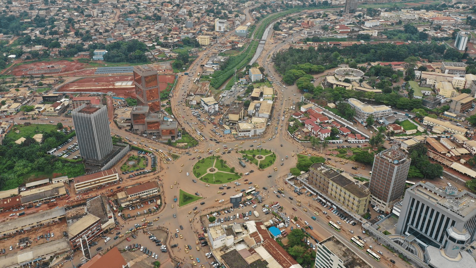Réseau de traite humaine démantelé à Yaoundé : 13 arrestations pour fraude à l’emploi