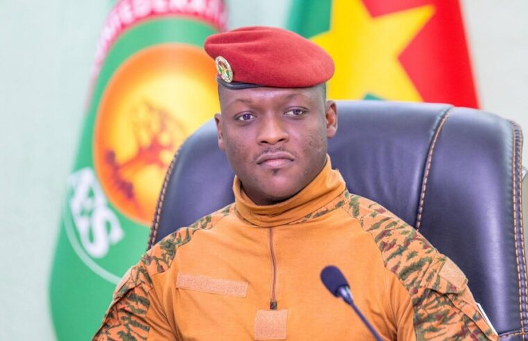 Burkina Faso : la junte suspend deux organisations musulmanes après l&rsquo;arrestation d&rsquo;un imam contestataire