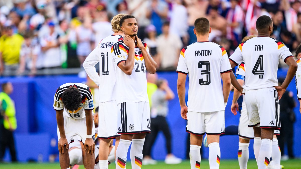 Mondial 2026 : l&rsquo;Allemagne éliminée par le Paraguay, la France en alerte