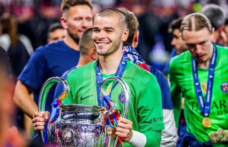 Lucas Chevalier reste au PSG malgré la concurrence