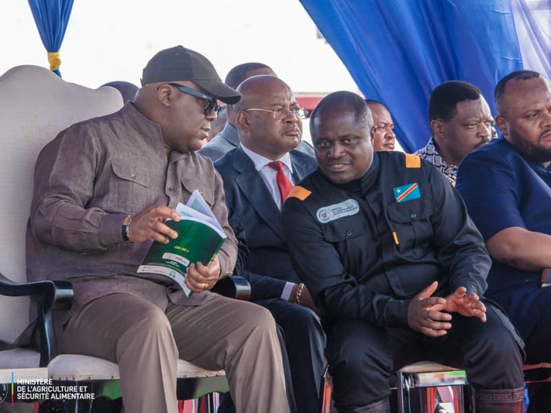 Critique du pouvoir en RDC : Olivier Kamitatu compare Félix Tshisekedi à un monarque absolu