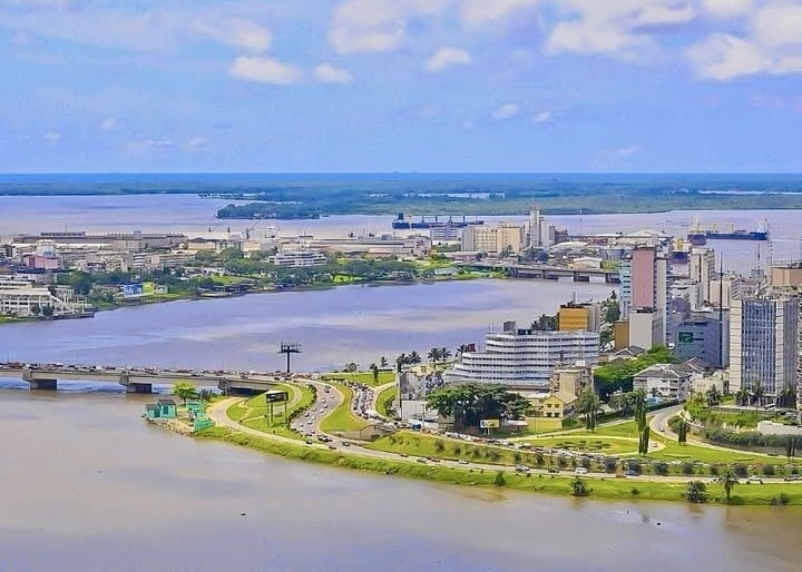 La Côte d&rsquo;Ivoire, moteur économique incontesté de l&rsquo;UEMOA face aux pays de l&rsquo;AES
