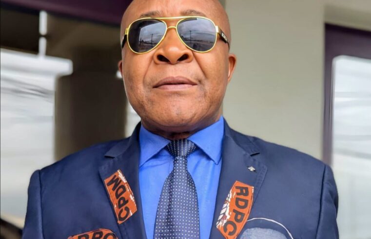 Agression à l&rsquo;aéroport de Douala : le Pr Jean Gatsi dénonce un acte visant son soutien à Paul Biya