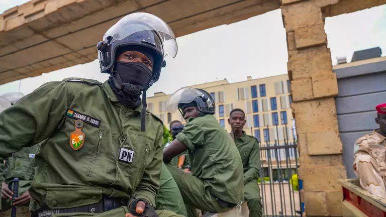 Niger: une nouvelle attaque jihadiste à l&rsquo;aéroport de Niamey fait 13 morts