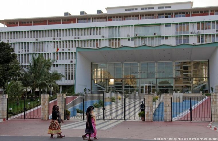 Révision constitutionnelle au Sénégal : le Pastef impose sa loi à l&rsquo;Assemblée nationale
