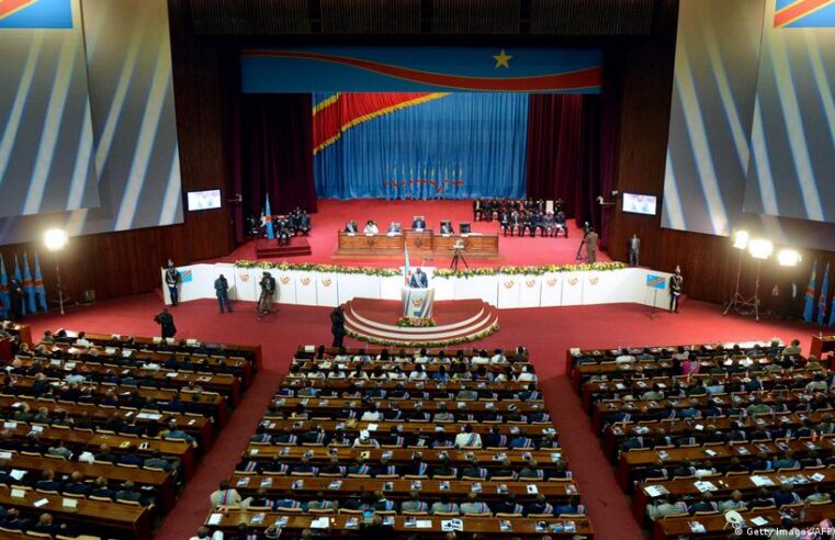 Tensions politiques à Kinshasa autour de la loi sur le référendum