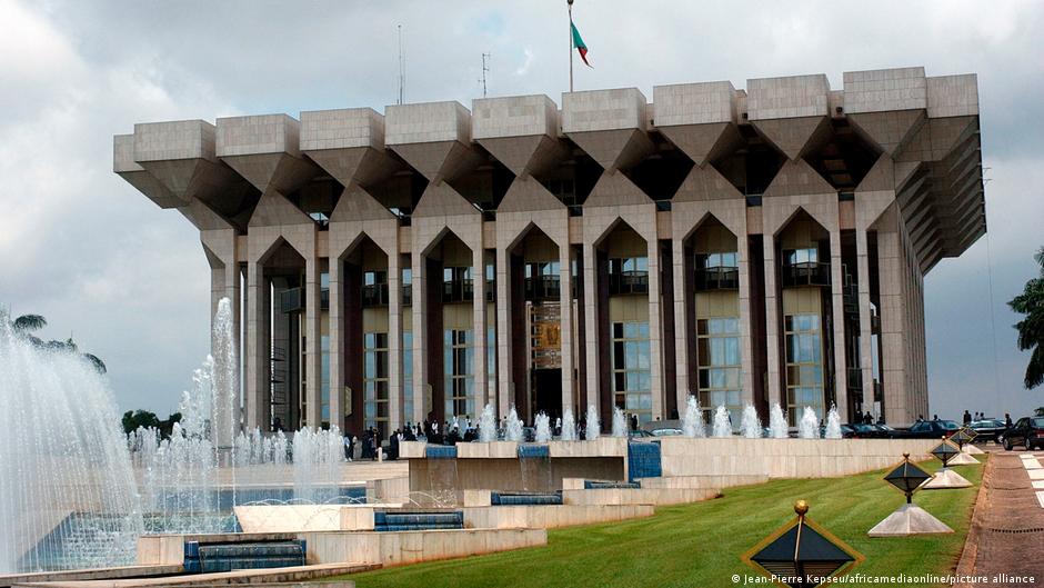 Cameroun : l&rsquo;État centralise la perception des impôts communaux