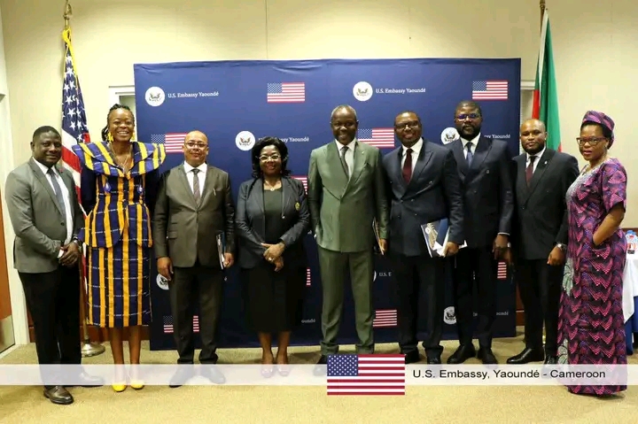 Le barreau du Cameroun défend l’état de droit lors du foundermuseum de Yaoundé