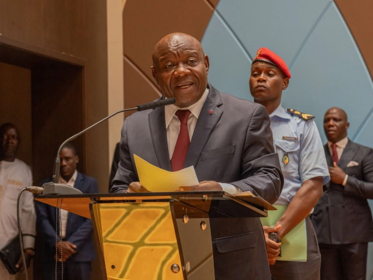Cameroun : André Noël Essian officialise la prise de fonction de 20 cadres à l&rsquo;Assemblée nationale