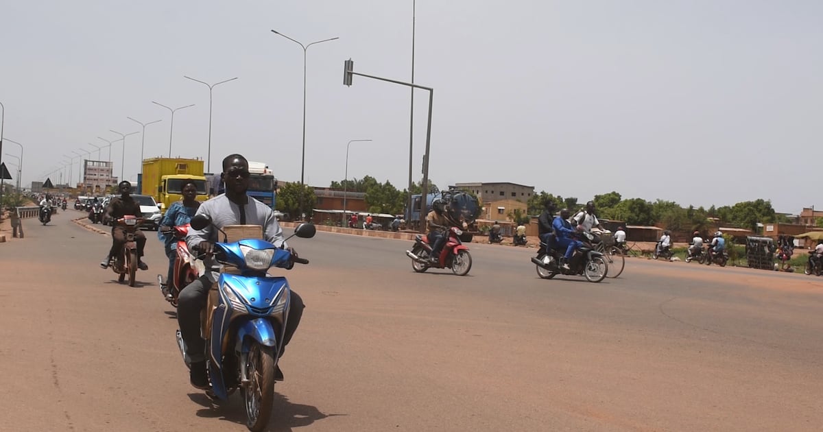Burkina Faso : l&rsquo;autorisation des motos Mio sur les pistes cyclables divise les usagers
