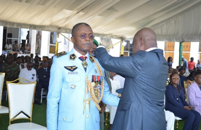 Le général Bertin Bada quitte l&rsquo;armée après 43 ans de loyauté