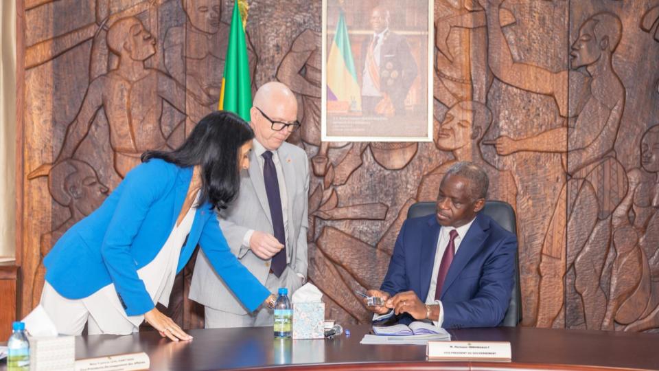 Le Gabon mise sur des timbres d&rsquo;accise nouvelle génération pour contrer la fraude