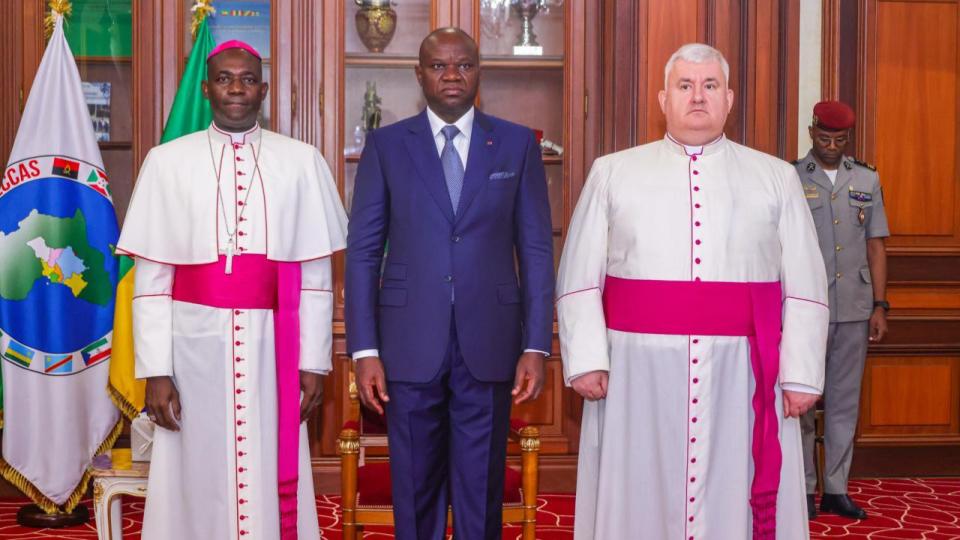 Gabon : Oligui Nguema reçoit cinq nouveaux ambassadeurs pour la diplomatie