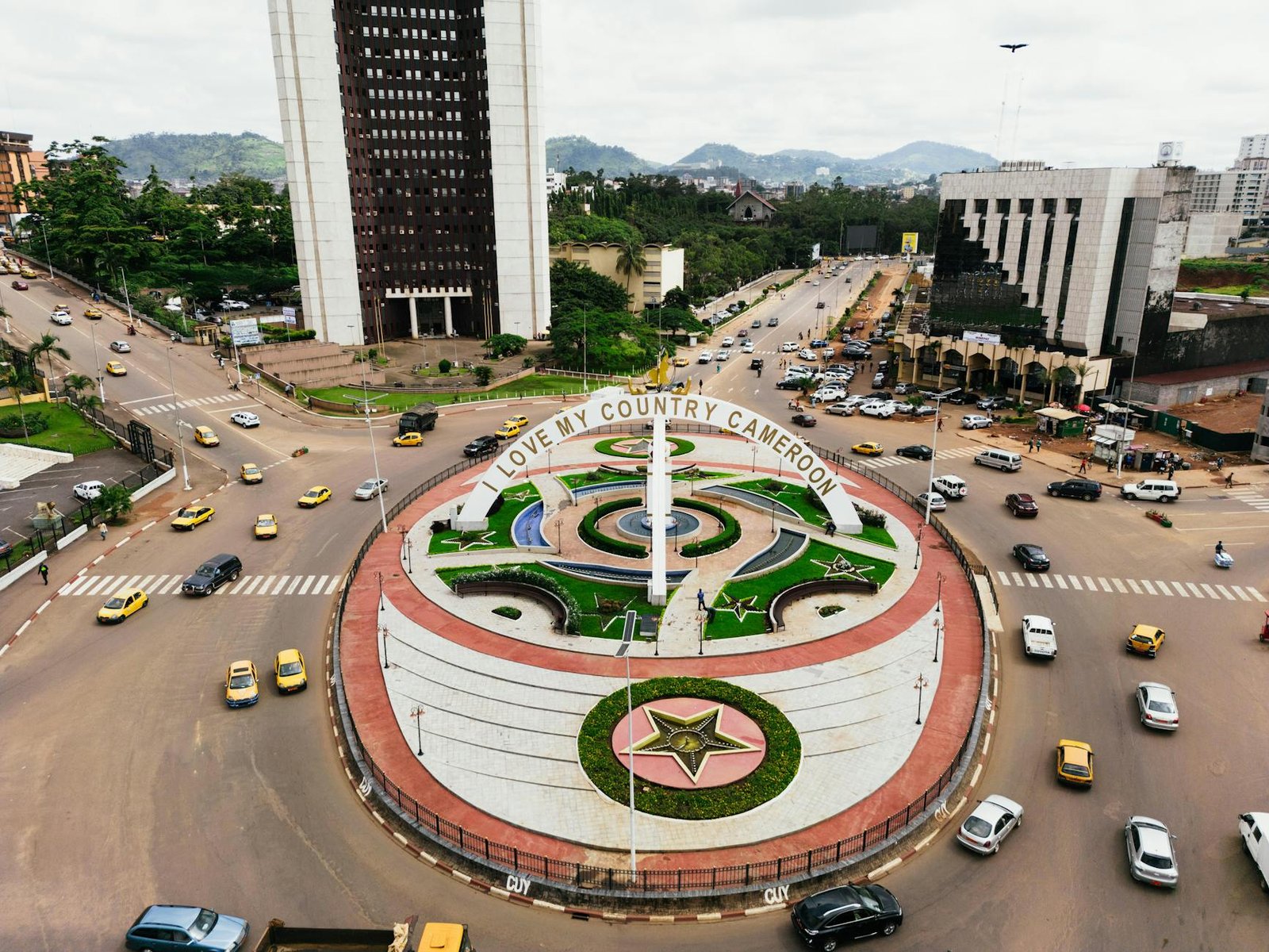 Cameroun : 2 090 postes dans la fonction publique en 2026, une rupture après quatre ans de restriction