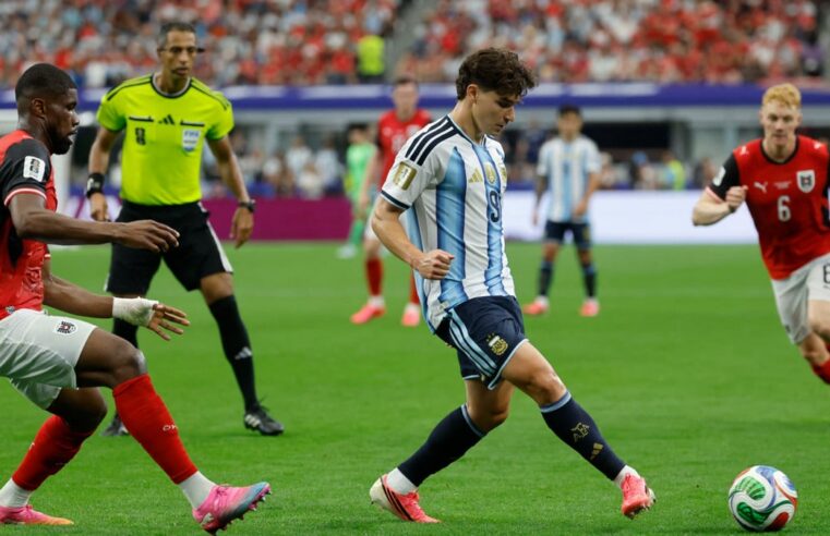 Pedri ne cache pas son admiration pour Julian Alvarez et espère son arrivée au Barça