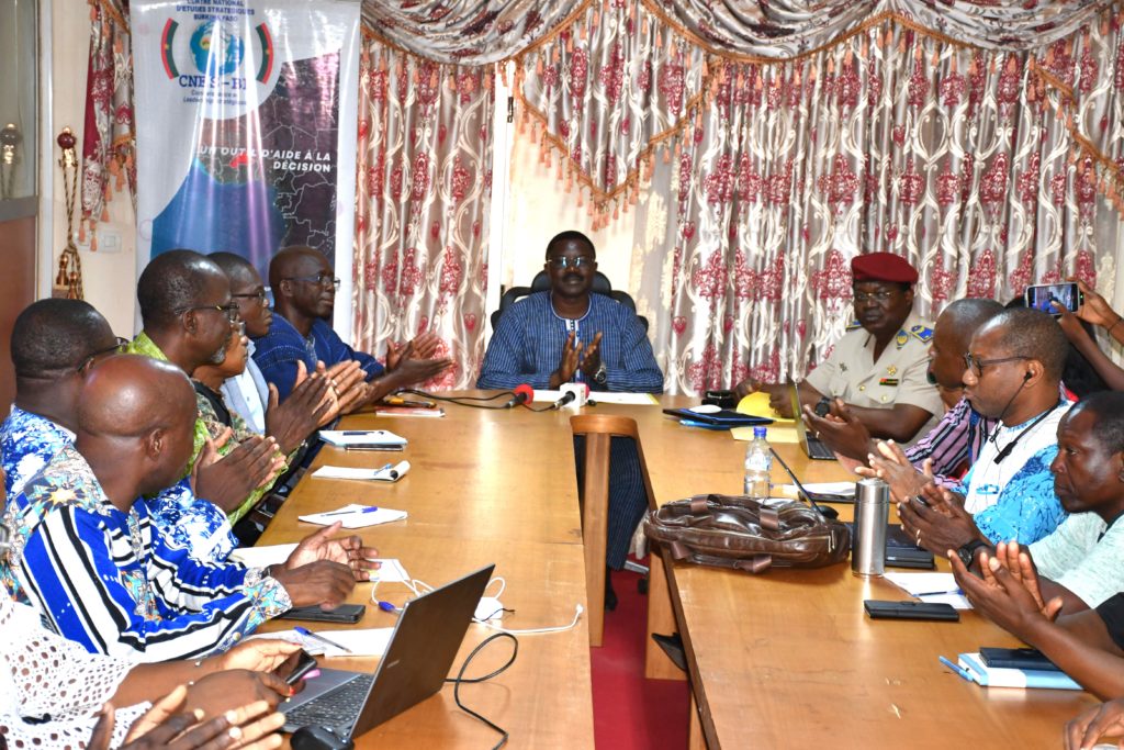 Burkina Faso : le CNES outille les diplomates pour anticiper les crises géopolitiques
